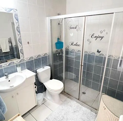 Anthea Gardens - Cosy