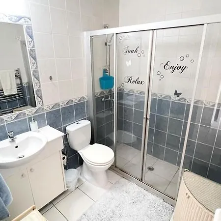 Anthea Gardens - Cosy